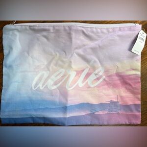 NWT- American eagle AERIE bag